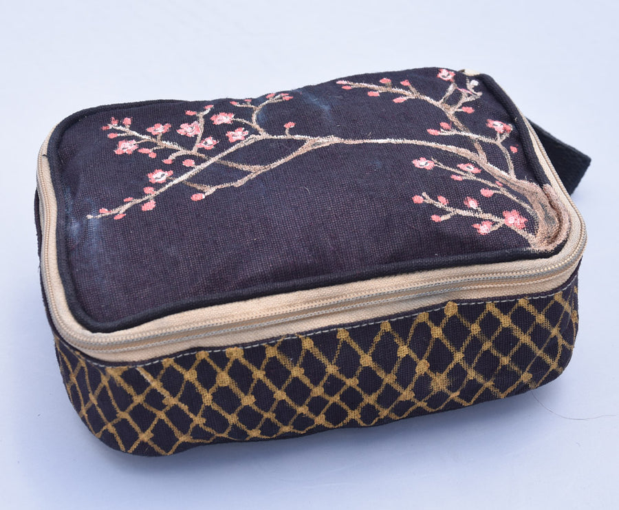 Jute Travel Kit Bag